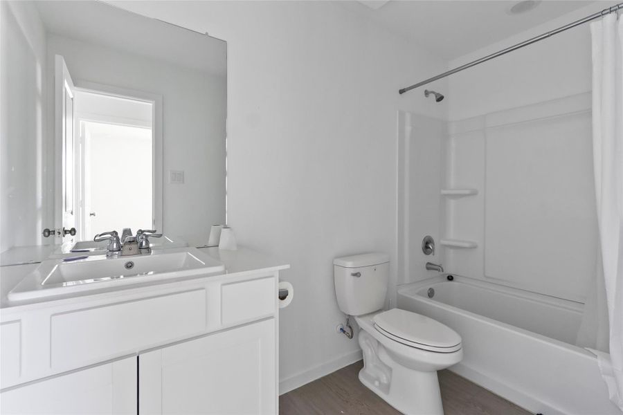 Furnished interior view inside a new home in Pinewood Trails, Cleveland (Image 9).