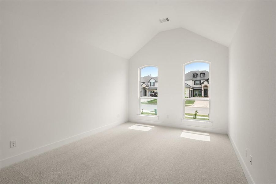 Spacious, unfurnished interior of a new home in High Country, Burleson (Image 21).