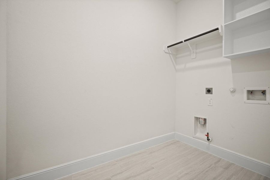 Spacious, unfurnished interior of a new home in Westwood, League City (Image 31). Spacious, unfurnished interior of a new home in Westwood, League City (Image 31).
