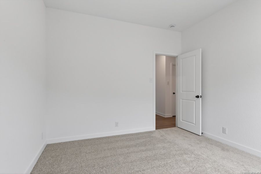 Spacious, unfurnished interior of a new home in Saddlebrook Ranch, Schertz (Image 15).