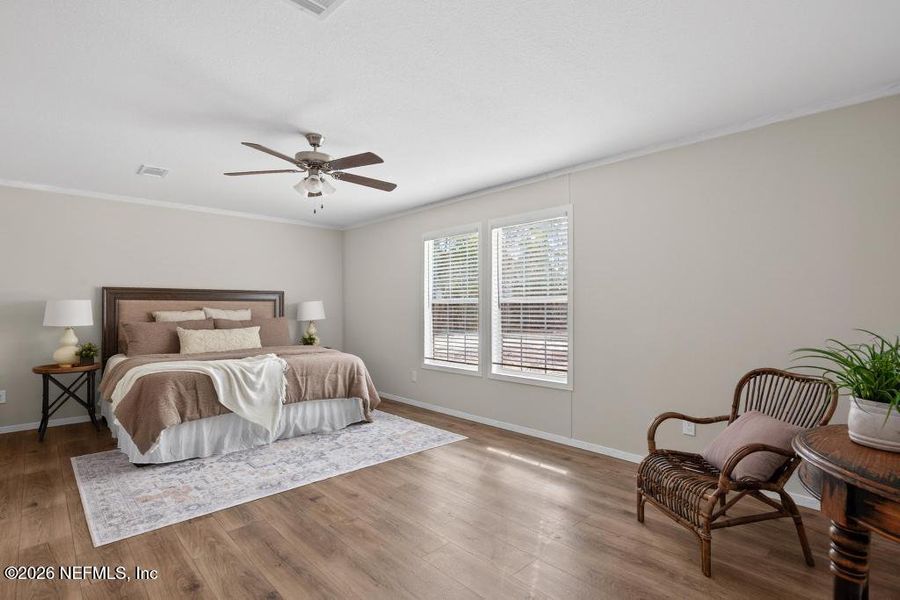 Furnished interior view inside a new home in , Middleburg (Image 35).