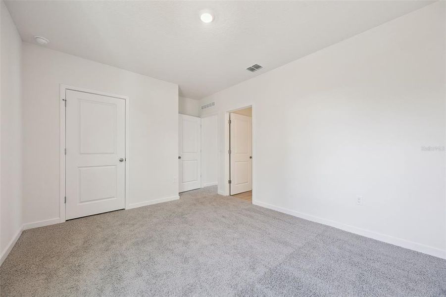 Spacious, unfurnished interior of a new home in Bradbury Estates, Sanford (Image 21).