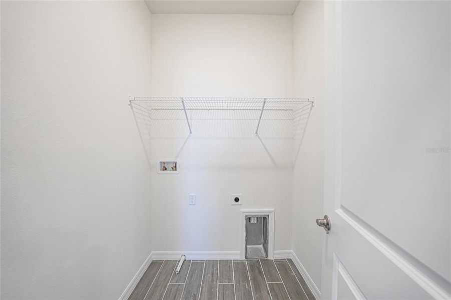 Spacious, unfurnished interior of a new home in , Punta Gorda (Image 28).