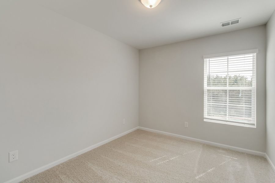 Spacious, unfurnished interior of a new home in Astoria, Columbia (Image 27).