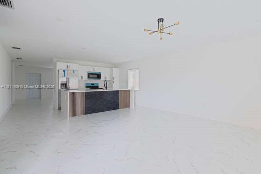 Image 21 of a home in .