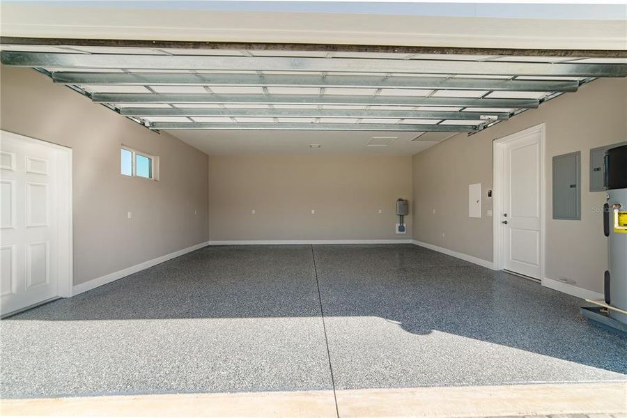 Spacious, unfurnished interior of a new home in , Lady Lake (Image 31).