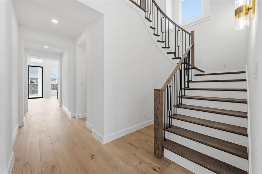 Spacious, unfurnished interior of a new home in Mustang Lakes, Celina (Image 21).