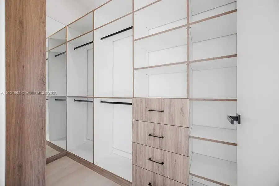 Spacious, unfurnished interior of a new home in , Fort Lauderdale (Image 100).