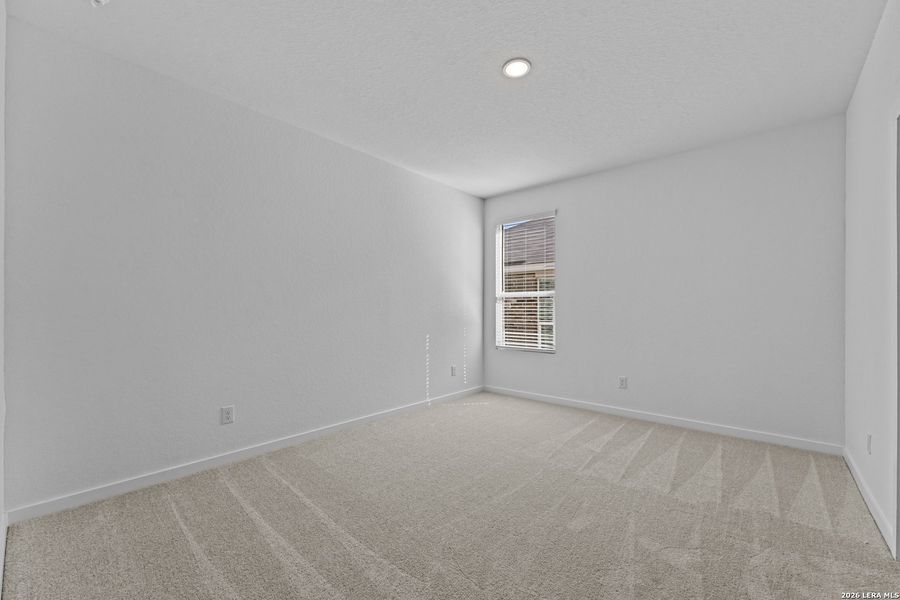 Spacious, unfurnished interior of a new home in Grace Valley, Cibolo (Image 14).