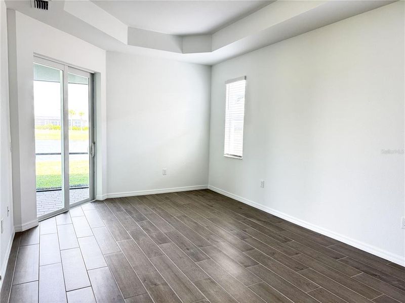 Spacious, unfurnished interior of a new home in Heritage Landing: Executive Homes, Punta Gorda (Image 15). Spacious, unfurnished interior of a new home in Heritage Landing: Executive Homes, Punta Gorda (Image 15).