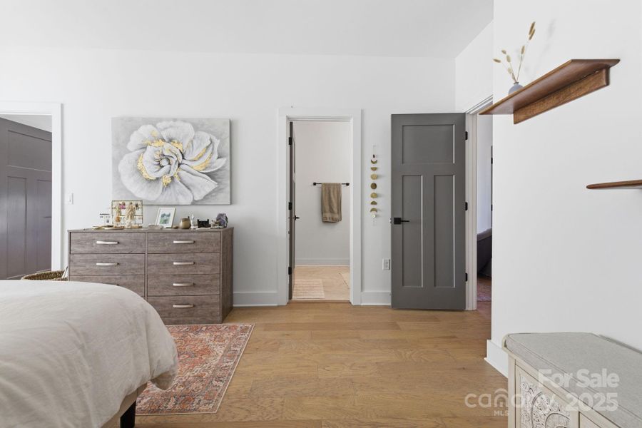 Furnished interior view inside a new home in , Asheville (Image 29). Furnished interior view inside a new home in , Asheville (Image 29).