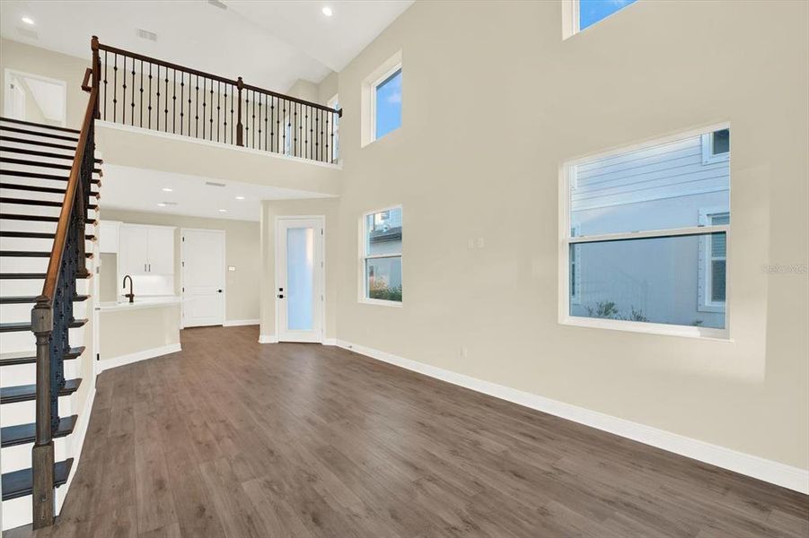 Spacious, unfurnished interior of a new home in The Towns At Long Bayou, Seminole (Image 25).