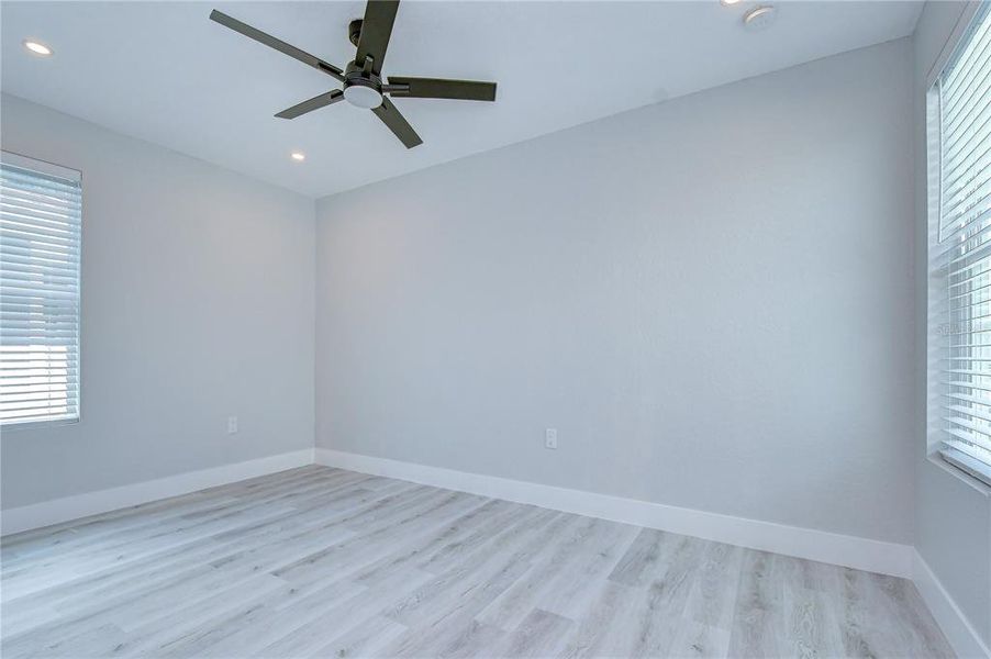 Spacious, unfurnished interior of a new home in , Bradenton (Image 20).