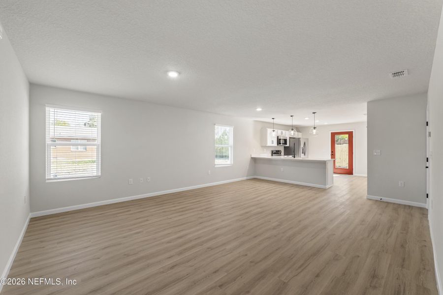 Spacious, unfurnished interior of a new home in , Jacksonville (Image 22).
