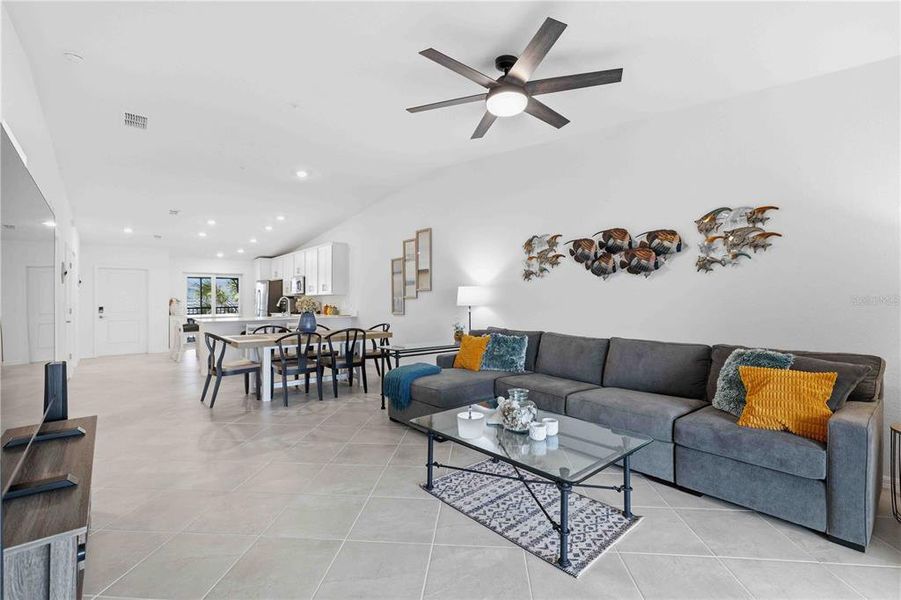 Furnished interior view inside a new home in , Venice (Image 35).