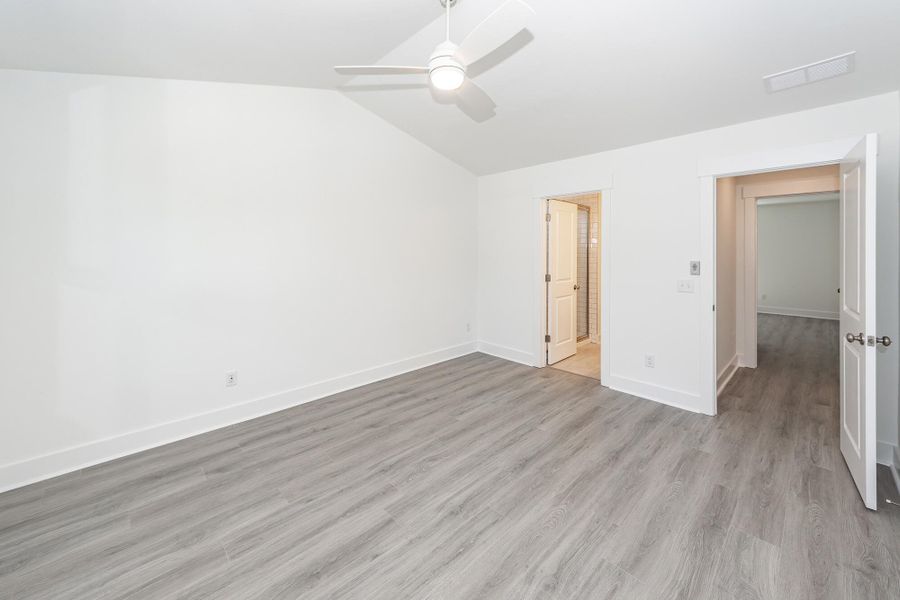 Spacious, unfurnished interior of a new home in , North Charleston (Image 34).