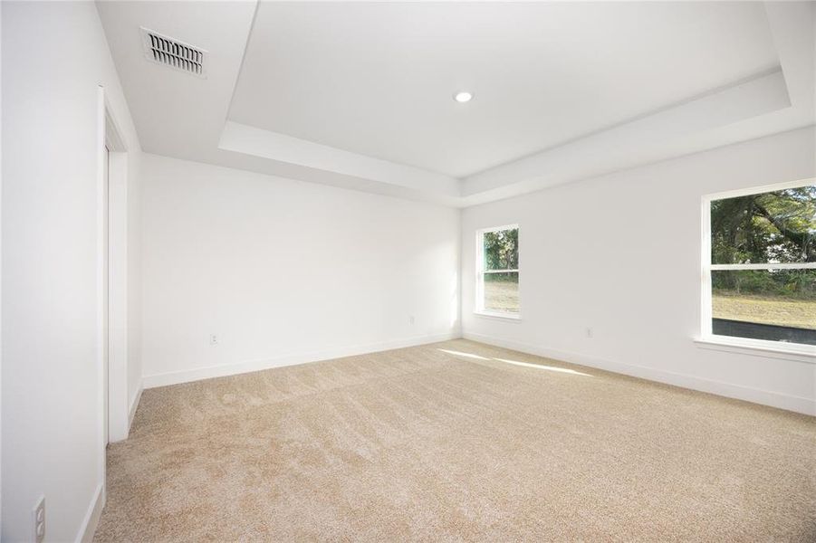 Spacious, unfurnished interior of a new home in , Alachua (Image 18).