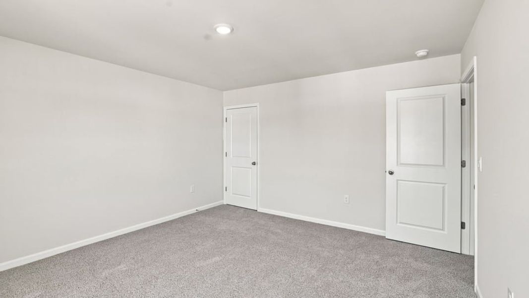 Spacious, unfurnished interior of a new home in Baxter Village, Boiling Springs (Image 33).