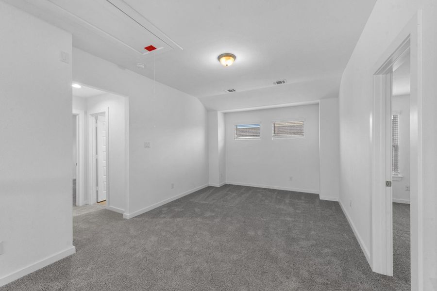 Spacious, unfurnished interior of a new home in Huntington Place, Rosharon (Image 11). Spacious, unfurnished interior of a new home in Huntington Place, Rosharon (Image 11).