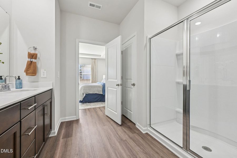 27-web-or-mls-Raleigh - River Glen - 64