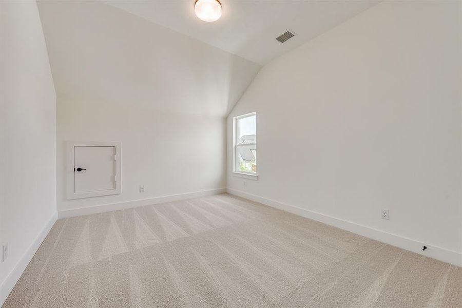 Spacious, unfurnished interior of a new home in Estates at Rockhill, Frisco (Image 31).