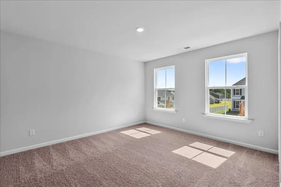 Spacious, unfurnished interior of a new home in Fieldstone, Lexington (Image 42).