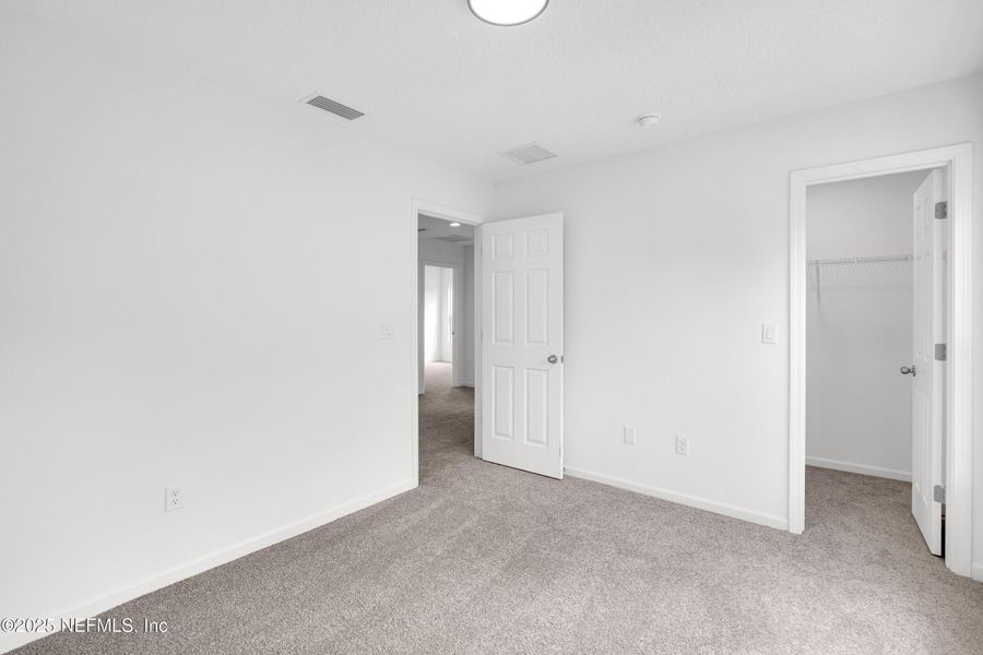 Spacious, unfurnished interior of a new home in , Palatka (Image 21).