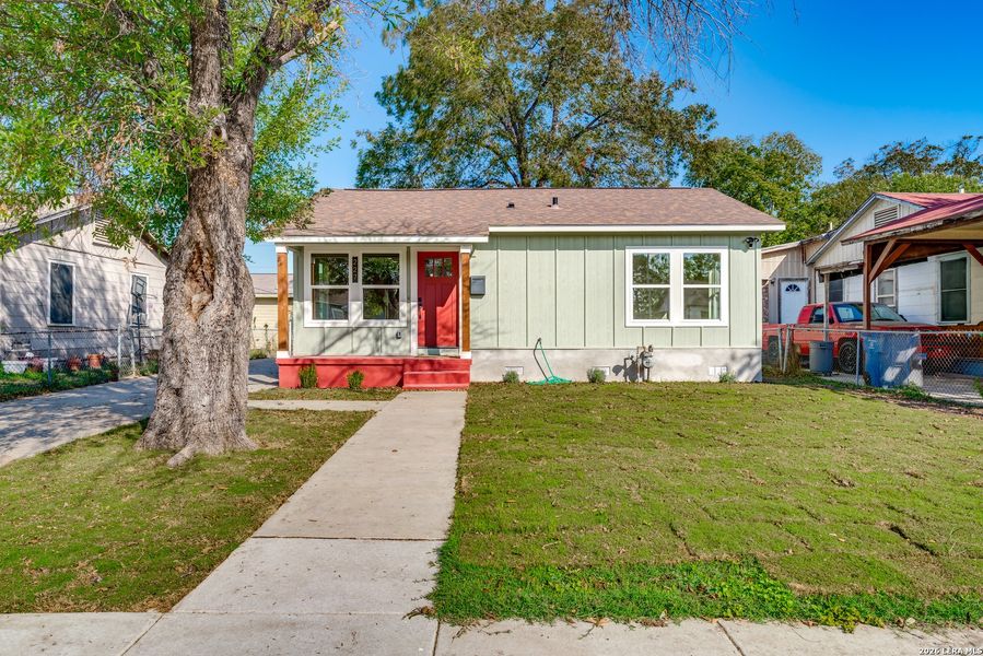 Exterior details and patio area of a home in , San Antonio (Image 22).