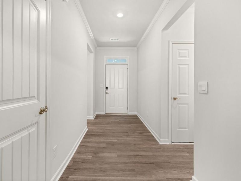 Spacious, unfurnished interior of a new home in Fairway 17 at Mirror Lake, Villa Rica (Image 11).