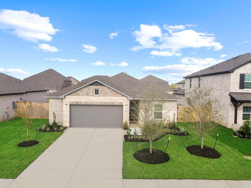 Neighboring views highlight the harmony of Massey Oaks’ community design. Beautifully landscaped lots and welcoming streets create a true sense of belonging.