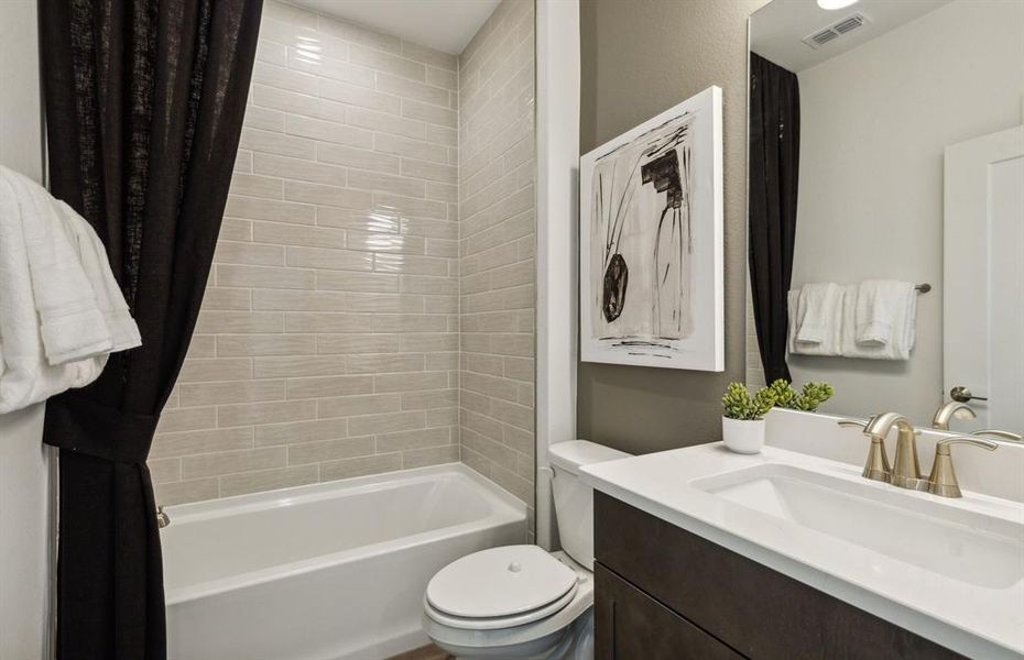 Spacious secondary bathroom*model representation Spacious secondary bathroom*model representation