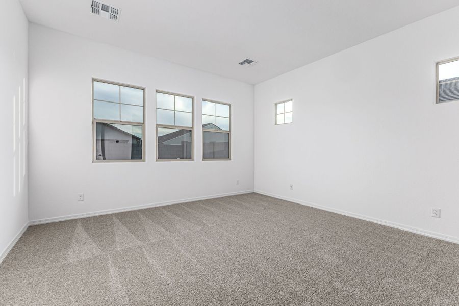 Spacious, unfurnished interior of a new home in Las Ventanas - RV Collection, Goodyear (Image 8).