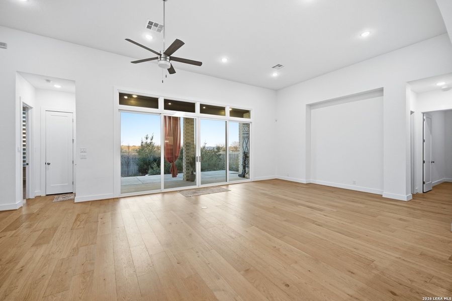 Spacious, unfurnished interior of a new home in Mesa Western, Cibolo (Image 45). Spacious, unfurnished interior of a new home in Mesa Western, Cibolo (Image 45).