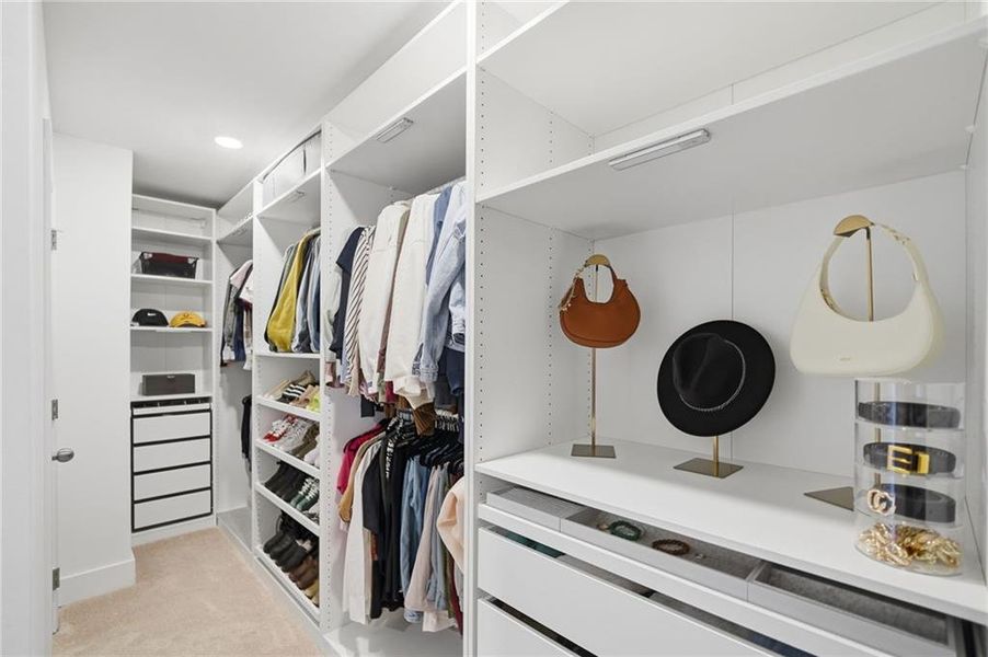 Furnished interior view inside a new home in , Dallas (Image 30).