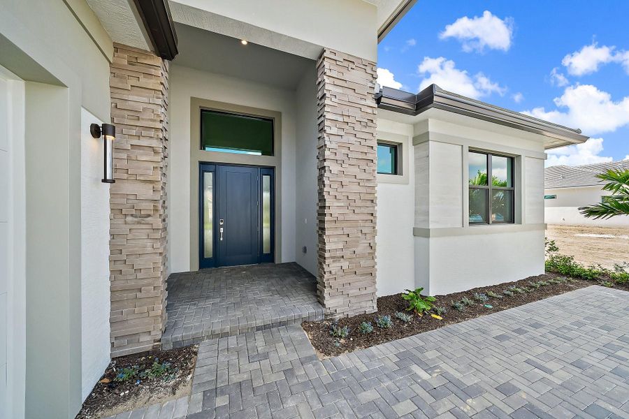 Exterior details and patio area of a home in , Palm Beach Gardens (Image 4).