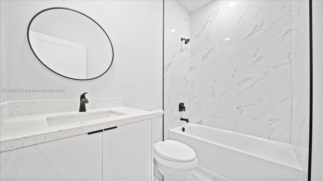 Furnished interior view inside a new home in , Lehigh Acres (Image 5).