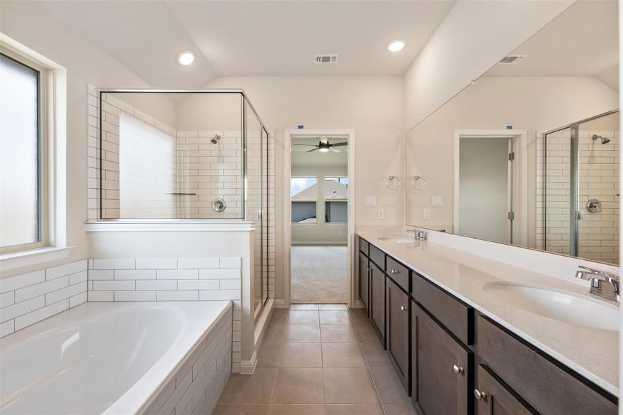 Furnished interior view inside a new home in La Cima, San Marcos (Image 9).