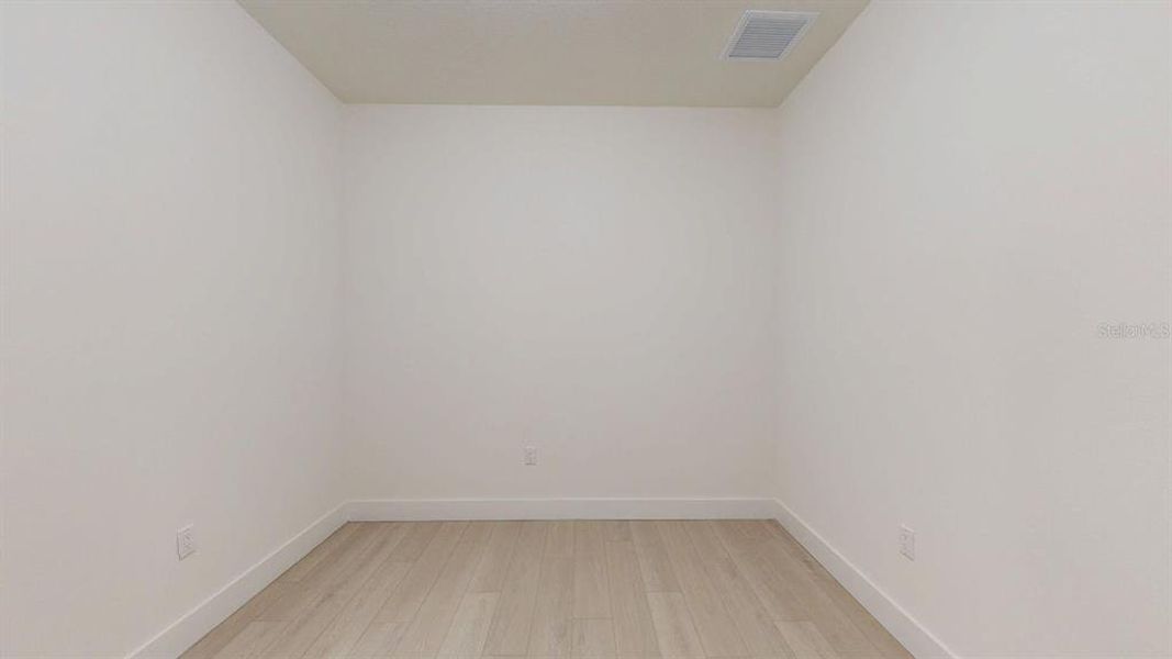 Spacious, unfurnished interior of a new home in , Tampa (Image 67).
