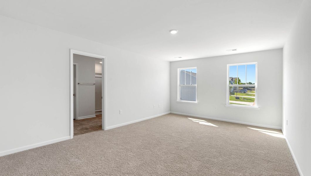 Spacious, unfurnished interior of a new home in Harrier Point, Woodruff (Image 28).