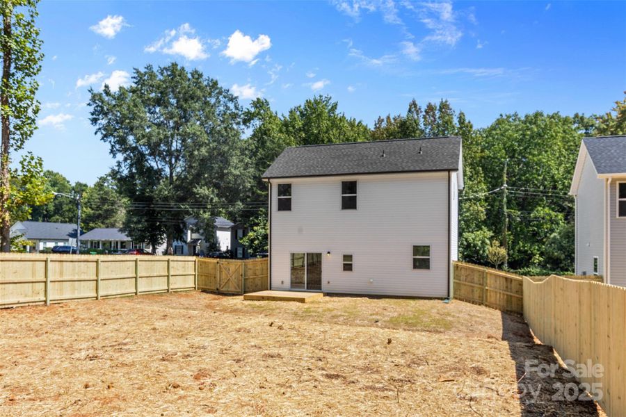 Exterior details and patio area of a home in , Charlotte (Image 4).