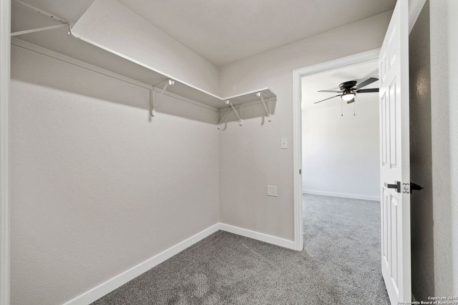 Spacious, unfurnished interior of a new home in , San Antonio (Image 12).