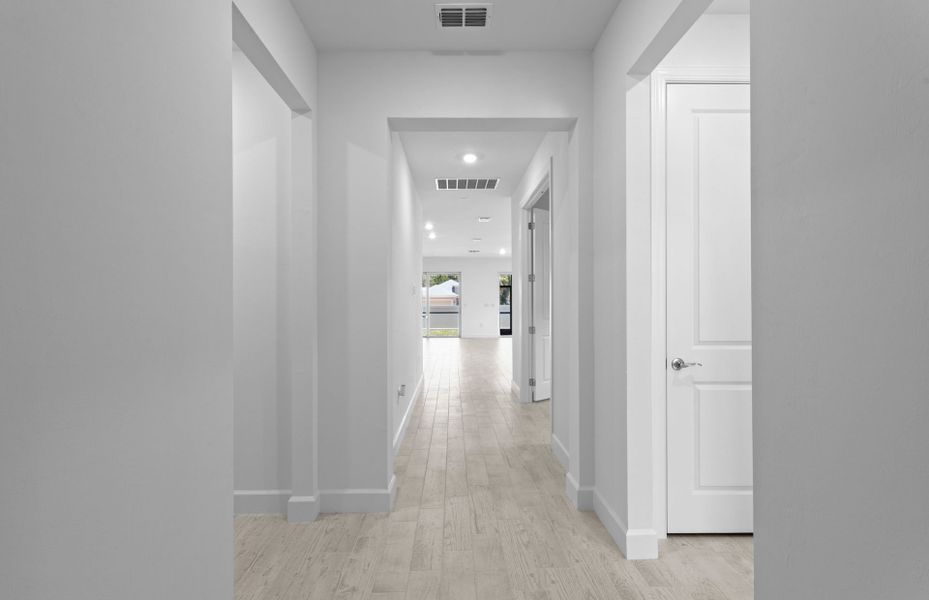 Spacious, unfurnished interior of a new home in Legacy Groves, Nokomis (Image 11). Spacious, unfurnished interior of a new home in Legacy Groves, Nokomis (Image 11).