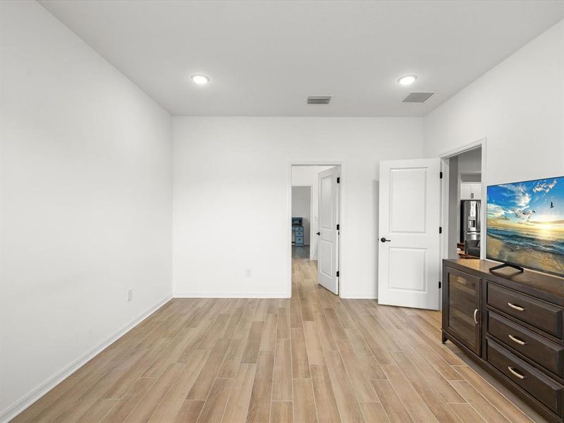 Spacious, unfurnished interior of a new home in , Brooksville (Image 26).