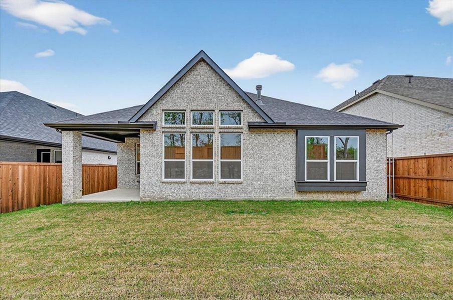 Exterior details and patio area of a home in Heritage Ranch, Sherman (Image 18).