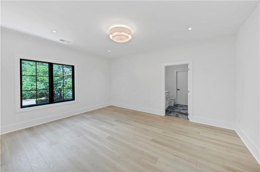 Spacious, unfurnished interior of a new home in , Marietta (Image 41).