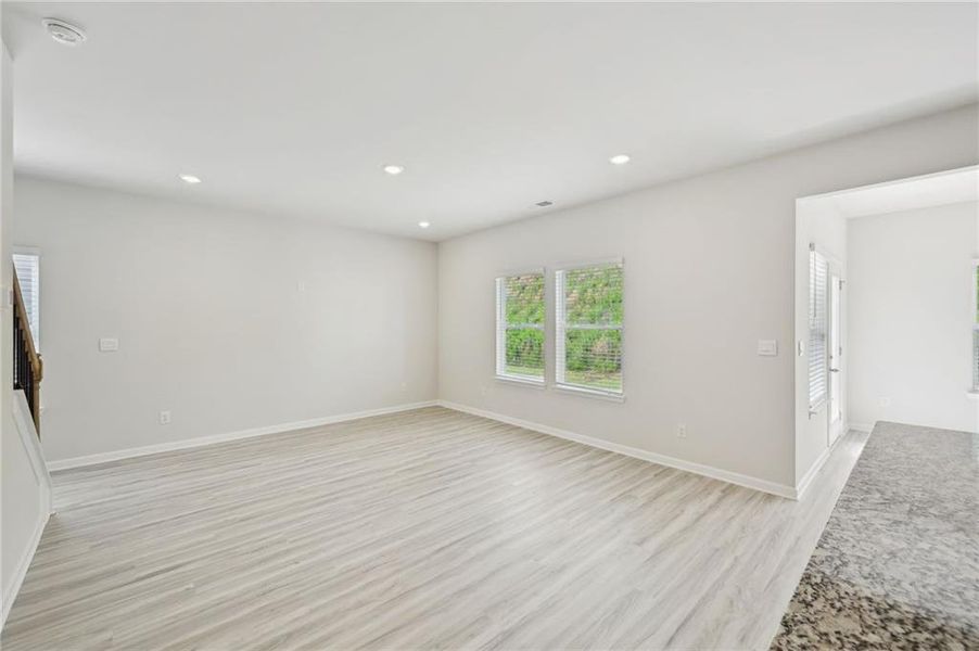 Spacious, unfurnished interior of a new home in Hawthorne Station, College Park (Image 29).