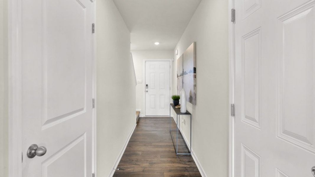 Spacious, unfurnished interior of a new home in Fieldcrest Acres, Blountville (Image 18).