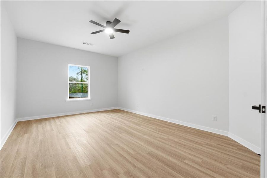 Spacious, unfurnished interior of a new home in , Atlanta (Image 33).