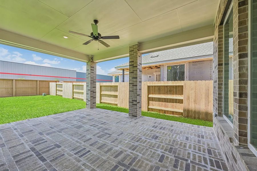 Exterior details and patio area of a home in Wood Leaf Reserve, Tomball (Image 4). Exterior details and patio area of a home in Wood Leaf Reserve, Tomball (Image 4).