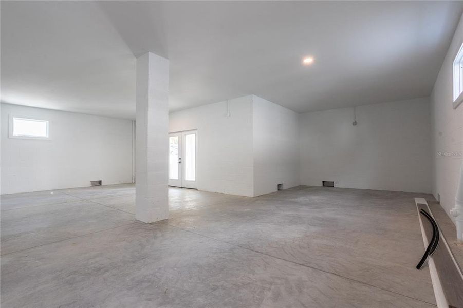 Spacious, unfurnished interior of a new home in , St. Petersburg (Image 33).